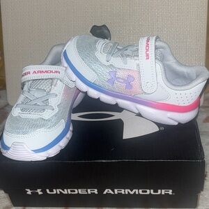Under Armour Kids Shoes - White and Pink